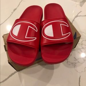 Women’s size 8 champion slides